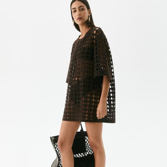 H&M Tops - H&M Crochet look t-shirt